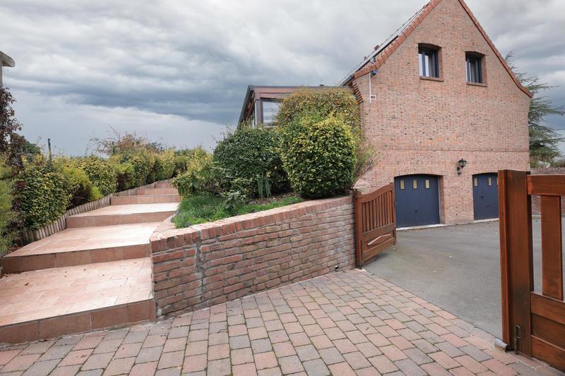 Maison - 190 m² - 8 pièces