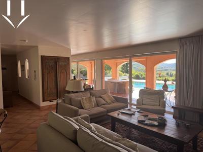 Maison - 186 m² - 5 pièces