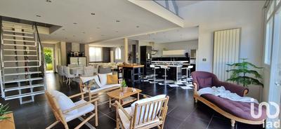 Maison - 240 m² - 7 pièces