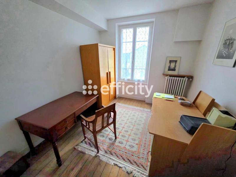 Maison - 267 m² - 11 pièces