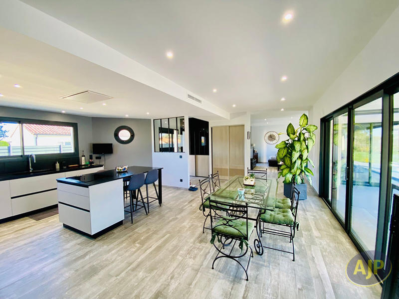 Villa - 150 m² - 4 pièces