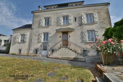 Maison bourgeoise - 240 m² - 9 pièces