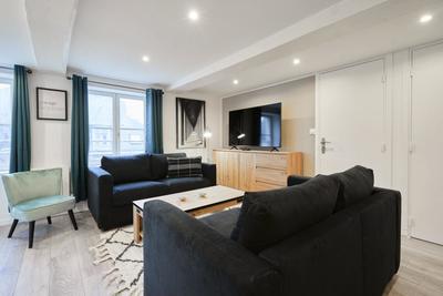 Appartement - 99 m² - 6 pièces