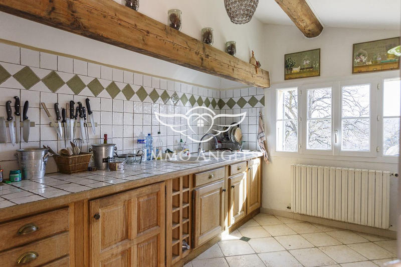 Mas - 320 m² - 10 pièces