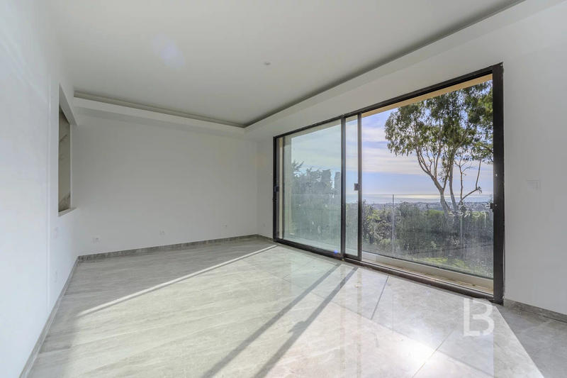 Maison - 360 m² - 10 pièces