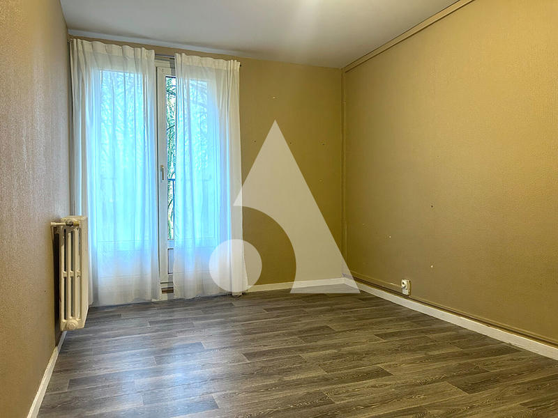 Appartement - 92 m² - 5 pièces