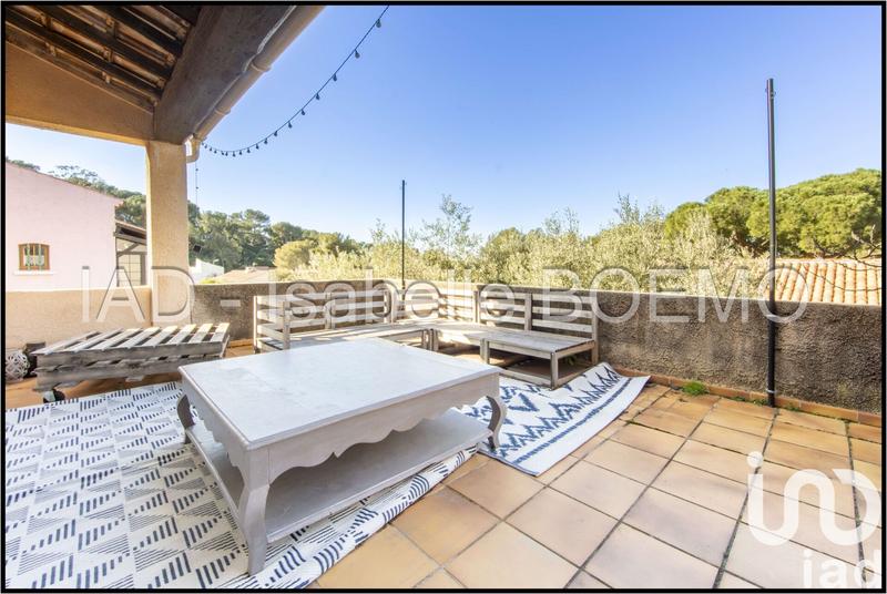 Maison - 216 m² - 9 pièces