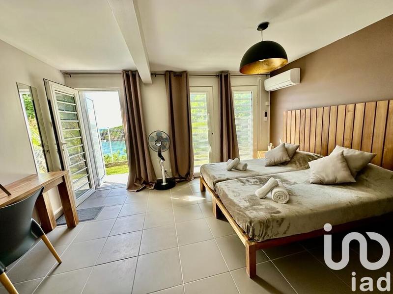 Maison - 250 m² - 8 pièces