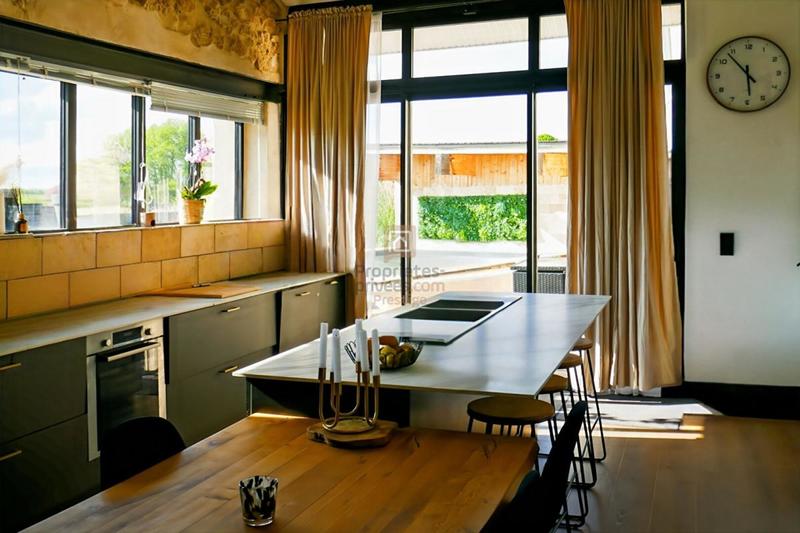 Maison - 225 m² - 7 pièces