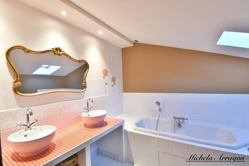 Propriété - 475 m² - 11 pièces