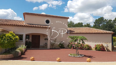 Maison - 267 m² - 10 pièces