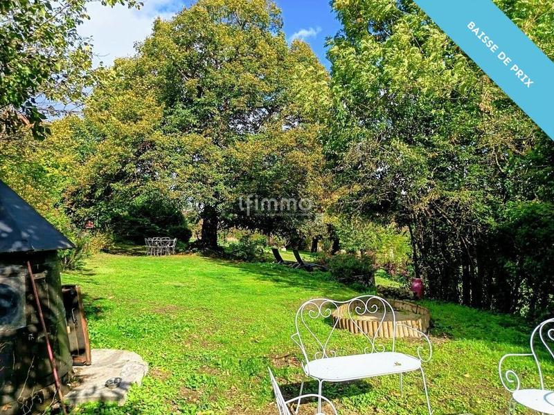 Propriété - 312 m² - 11 pièces