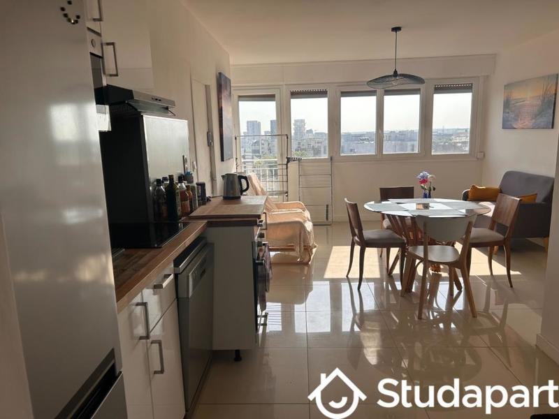 Chambre - 10 m² - 1 pièce