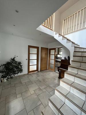 Villa - 210 m² - 6 pièces