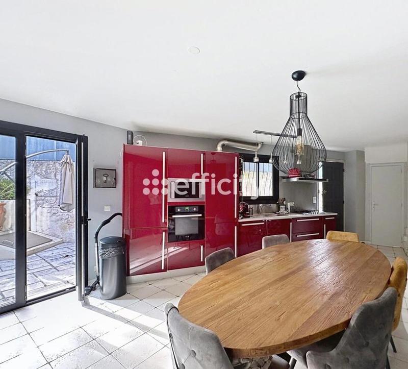 Maison - 90 m² - 3 pièces