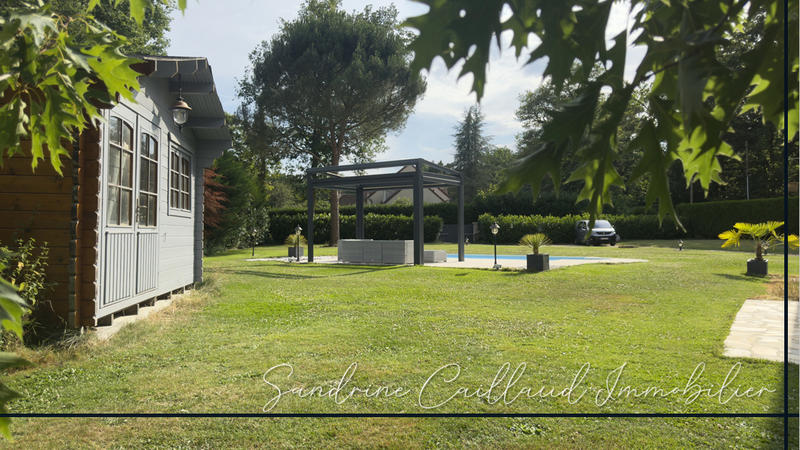 Maison - 165 m² - 6 pièces