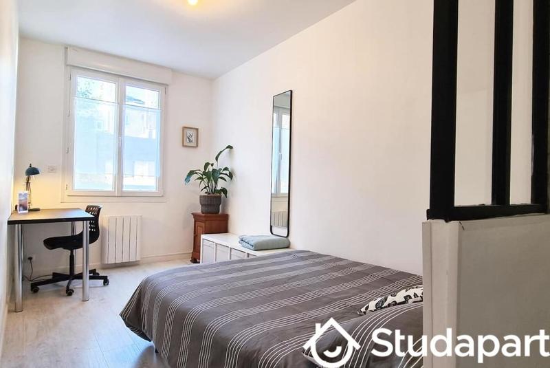 Chambre - 12 m² - 1 pièce