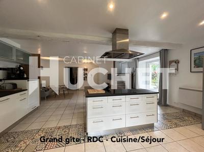 Maison - 644 m² - 15 pièces