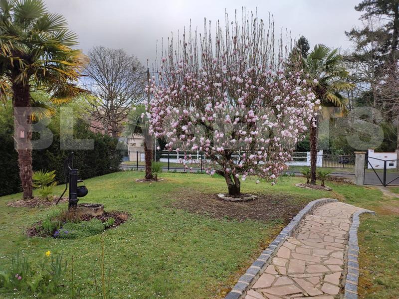 Maison traditionnelle - 160 m² - 7 pièces