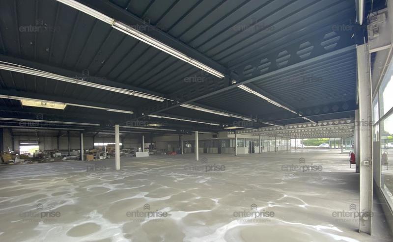 Local commercial - 1 530 m²