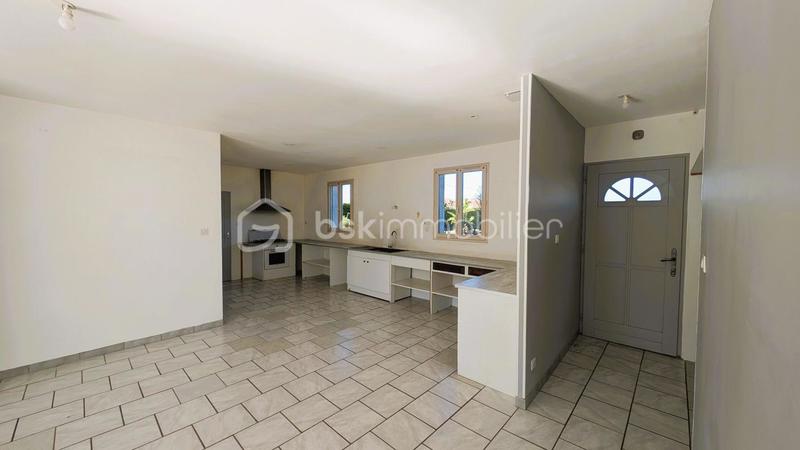 Maison traditionnelle - 176 m² - 8 pièces