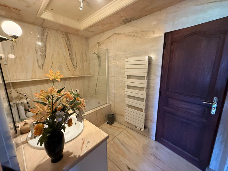 Appartement - 77 m² - 3 pièces