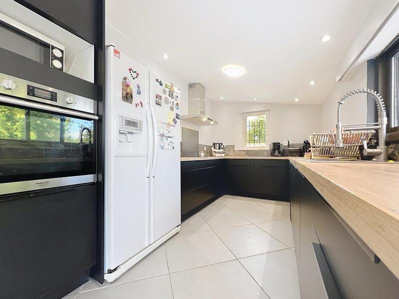 Maison - 236 m² - 10 pièces