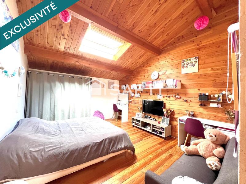 Maison - 233 m² - 5 pièces