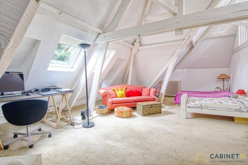 Maison - 342 m² - 9 pièces