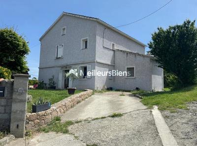 Maison - 140 m² - 4 pièces