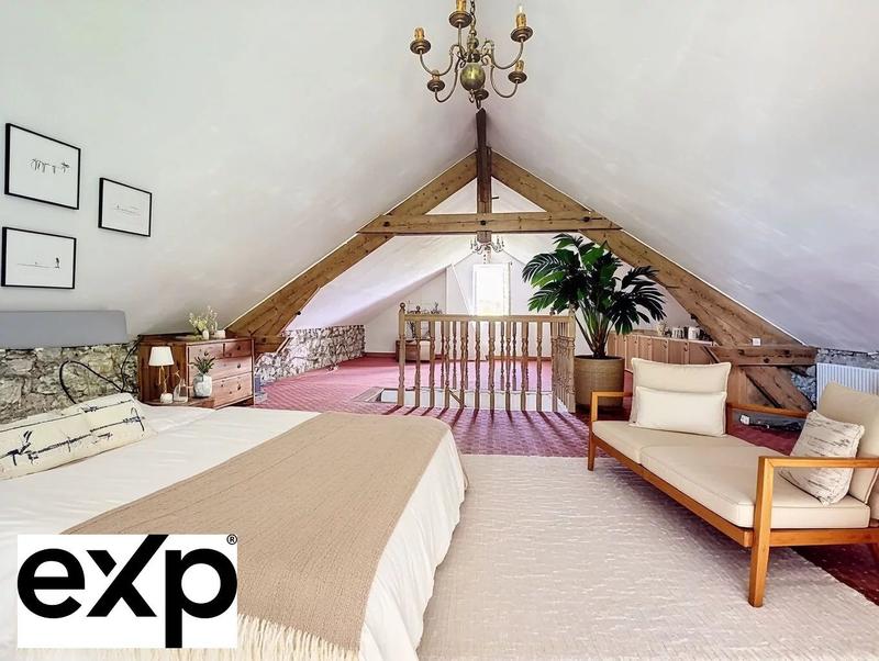 Maison - 240 m² - 8 pièces