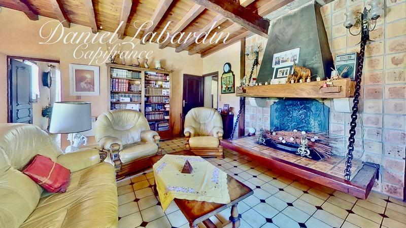 Maison - 217 m² - 6 pièces