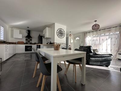 Maison - 106 m² - 5 pièces