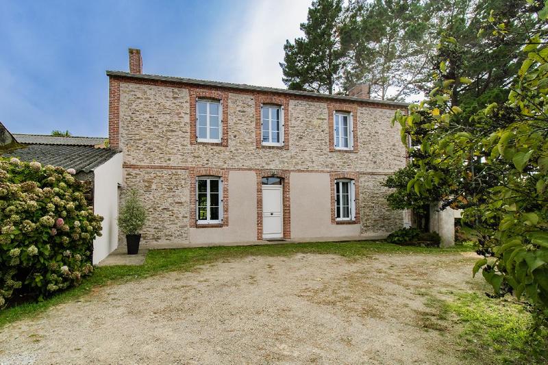 Maison en pierre - 131 m² - 6 pièces