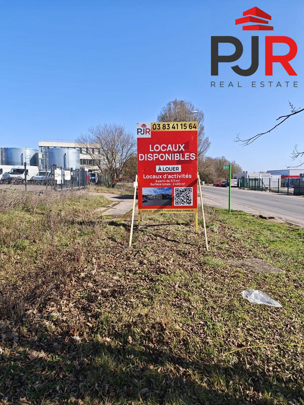 Local d'activités - 2 400 m²