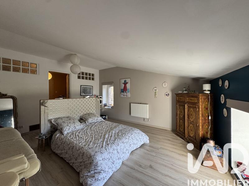 Maison - 273 m² - 11 pièces