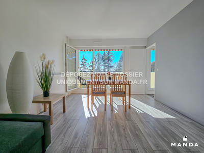 Chambre - 10 m² - 4 pièces