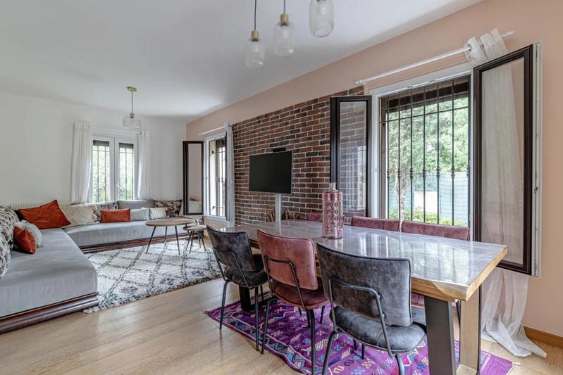 Maison - 90 m² - 5 pièces