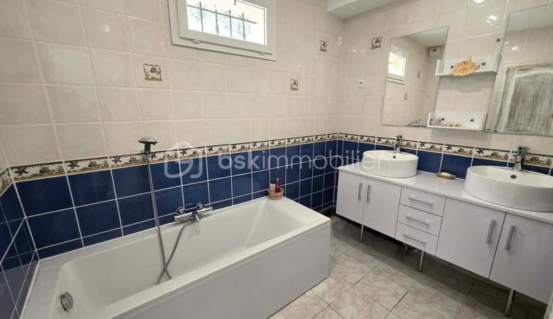 Maison traditionnelle - 172 m² - 7 pièces