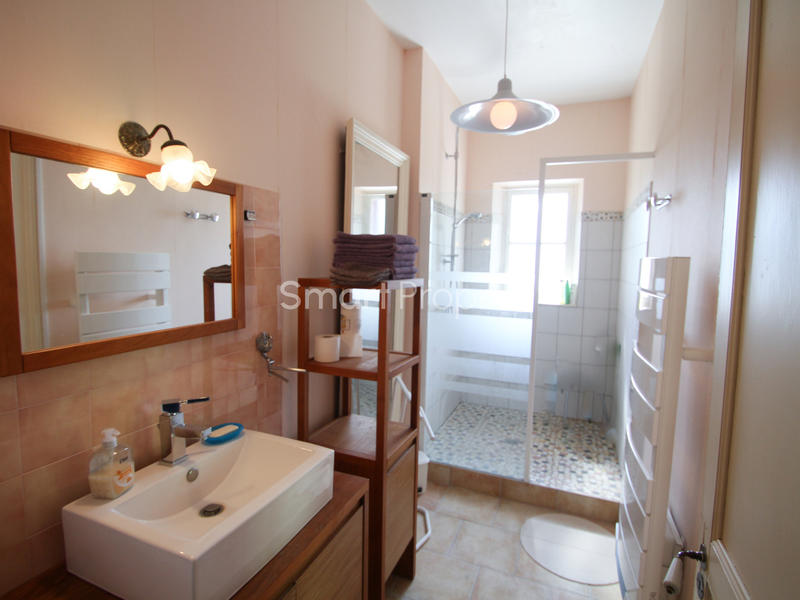 Maison - 288 m² - 9 pièces