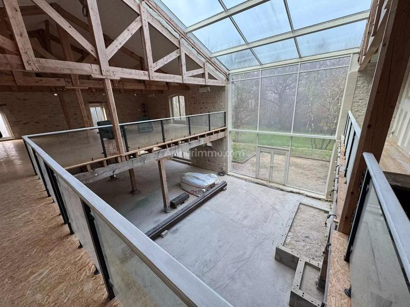 Maison - 595 m² - 5 pièces