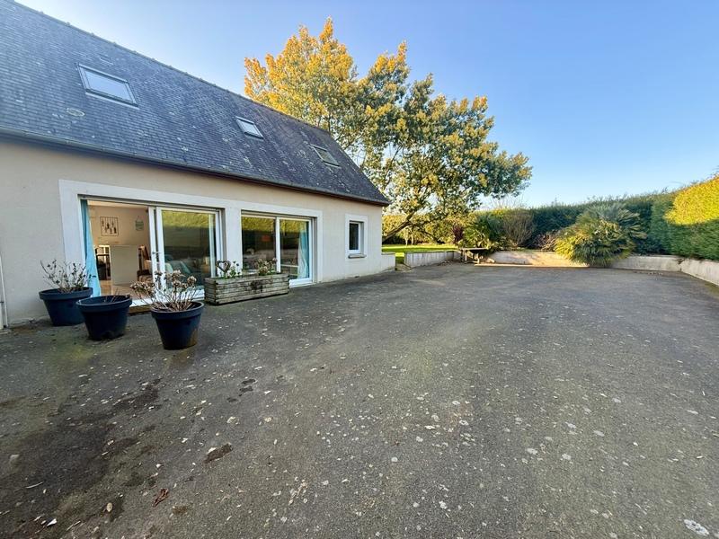 Maison - 200 m² - 10 pièces