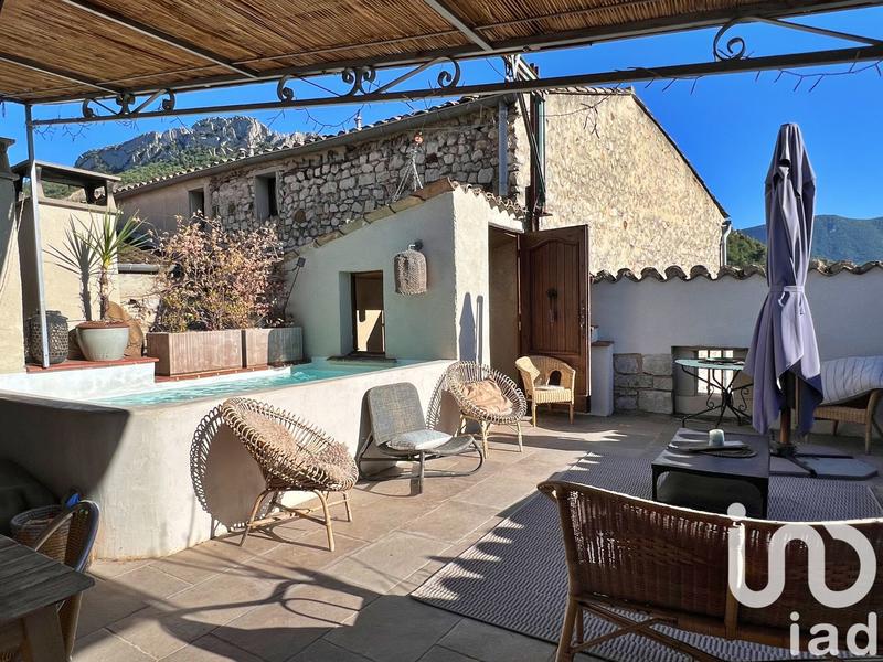 Maison - 246 m² - 8 pièces