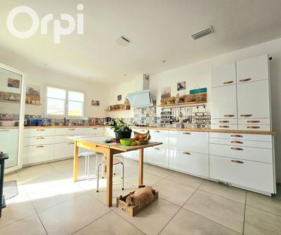 Maison - 171 m² - 5 pièces