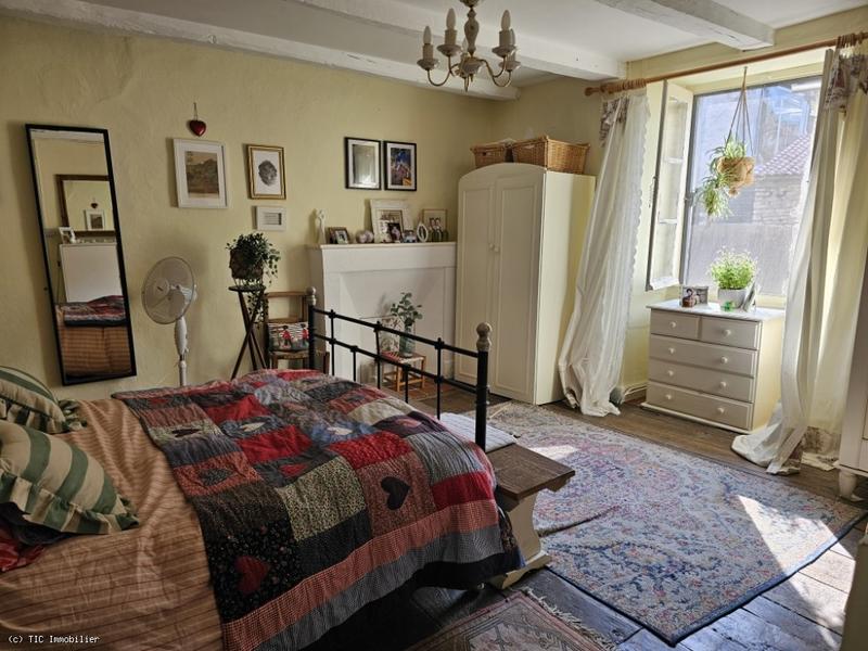 Maison en pierre - 108 m² - 4 pièces