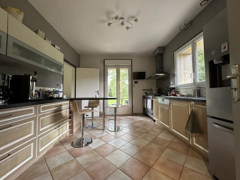 Maison - 213 m² - 8 pièces