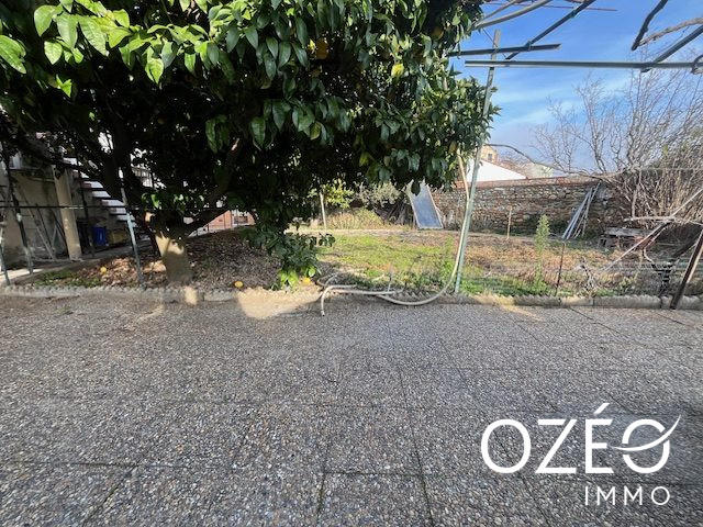 Maison - 230 m² - 6 pièces