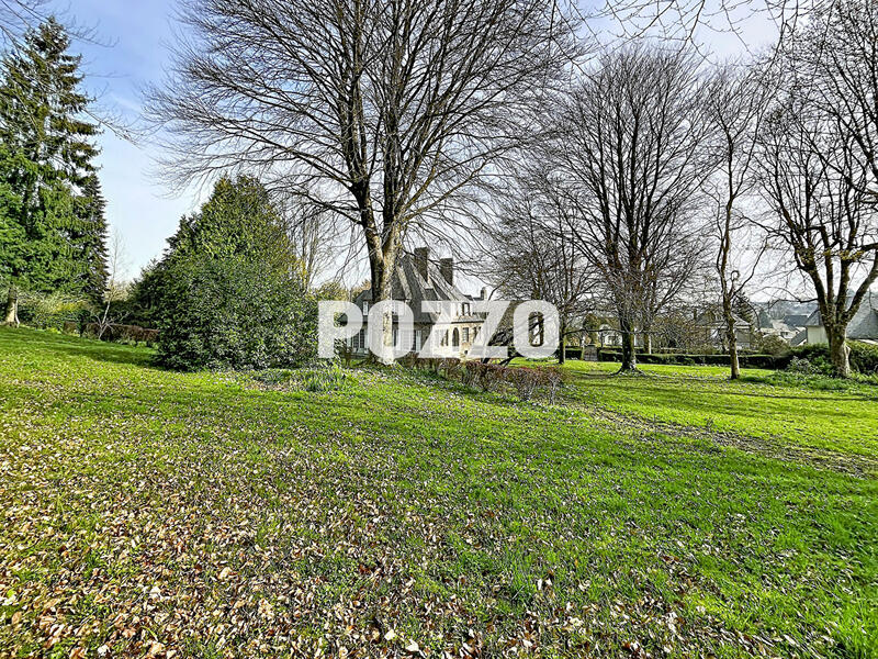 Maison - 276 m² - 10 pièces