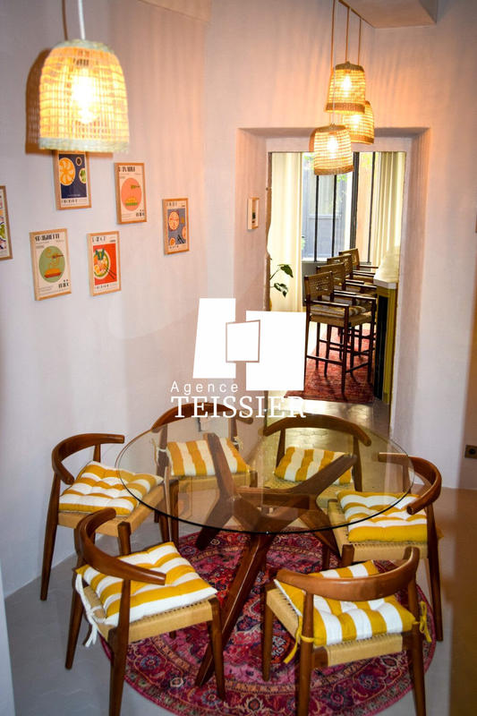 Maison - 434 m² - 11 pièces