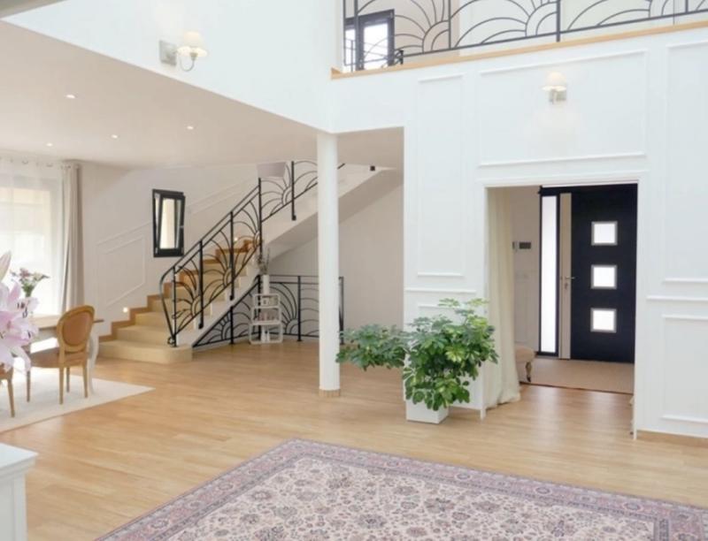 Maison - 310 m² - 9 pièces